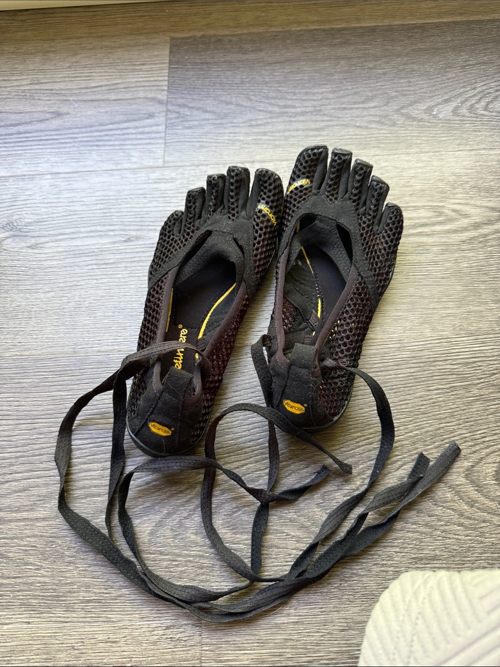 Vibram Black FiveFingers Toe Lace-Up Shoes with Yellow Accents